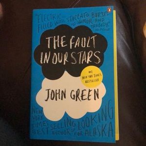 The Fault In Our Stars - John Green (paperback)